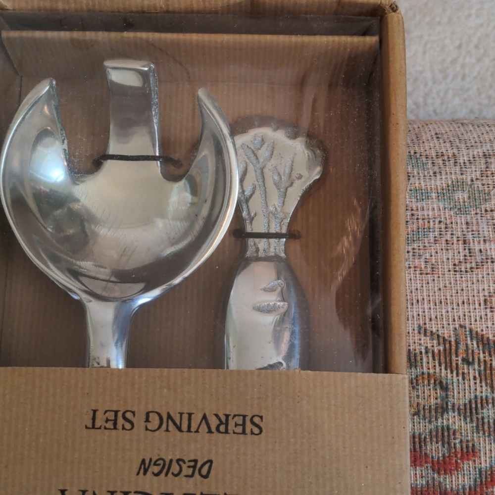 Serving set - Picture 3 of 3